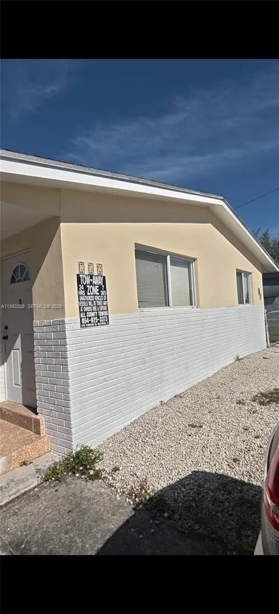 752 Nw 3rd Ct, Hallandale Beach, Florida 33009, Hallandale Beach, Florida 33009, ,Residential Income,For Sale,752 Nw 3rd Ct, Hallandale Beach, Florida 33009,A11980208