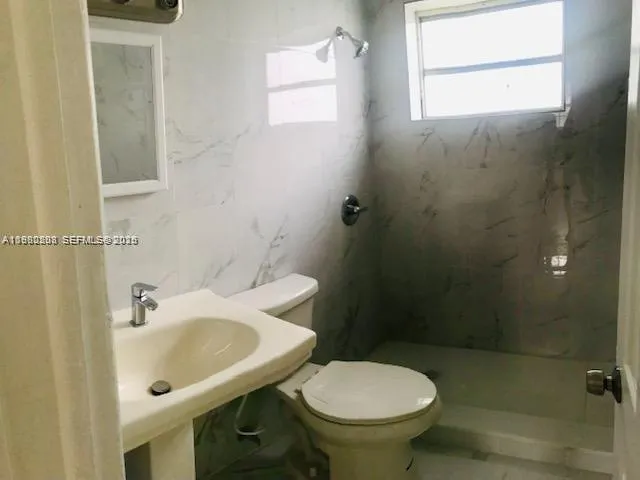 752 Nw 3rd Ct, Hallandale Beach, Florida 33009, Hallandale Beach, Florida 33009, ,Residential Income,For Sale,752 Nw 3rd Ct, Hallandale Beach, Florida 33009,A11980208