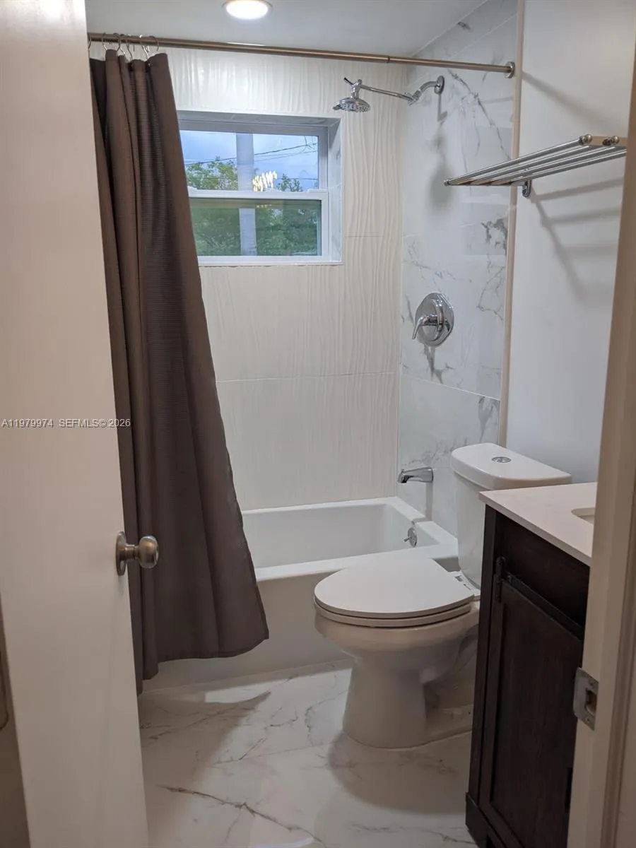 12665 Ne 16th Ave 4, North Miami, Florida 33161, North Miami, Florida 33161, 1 Bedroom Bedrooms, ,1 BathroomBathrooms,Residential Lease,For Rent,12665 Ne 16th Ave 4, North Miami, Florida 33161,A11979974