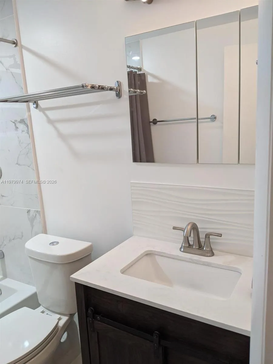 12665 Ne 16th Ave 4, North Miami, Florida 33161, North Miami, Florida 33161, 1 Bedroom Bedrooms, ,1 BathroomBathrooms,Residential Lease,For Rent,12665 Ne 16th Ave 4, North Miami, Florida 33161,A11979974