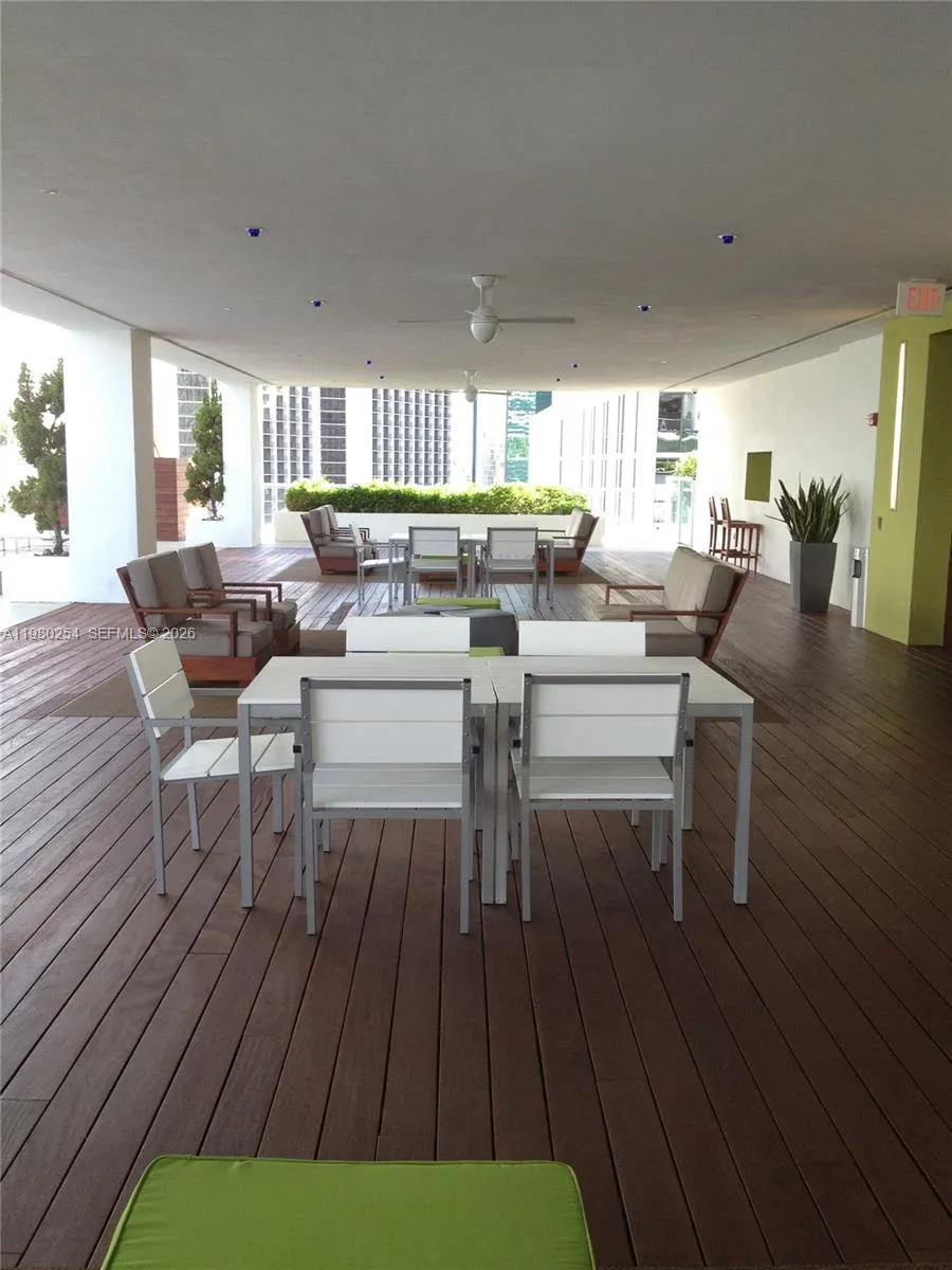 55 Se 6th St 3804, Miami, Florida 33131, Miami, Florida 33131, 1 Bedroom Bedrooms, ,1 BathroomBathrooms,Residential Lease,For Rent,55 Se 6th St 3804, Miami, Florida 33131,A11980254