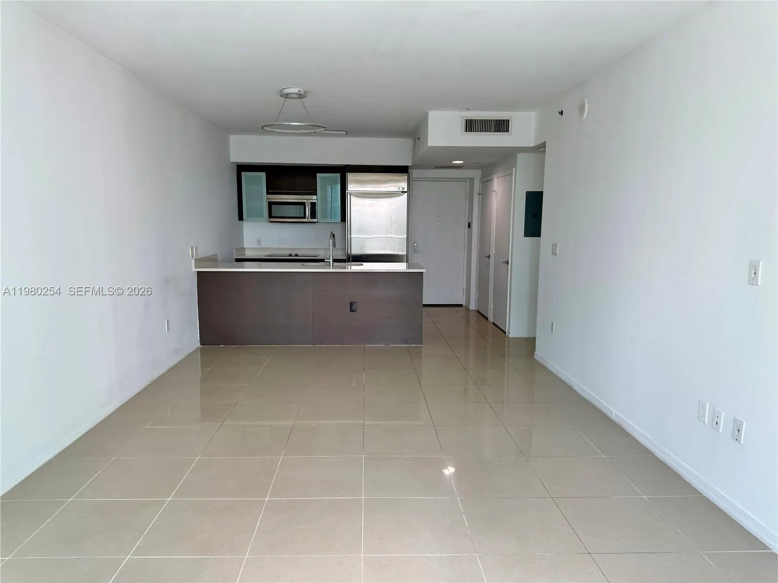 55 Se 6th St 3804, Miami, Florida 33131, Miami, Florida 33131, 1 Bedroom Bedrooms, ,1 BathroomBathrooms,Residential Lease,For Rent,55 Se 6th St 3804, Miami, Florida 33131,A11980254