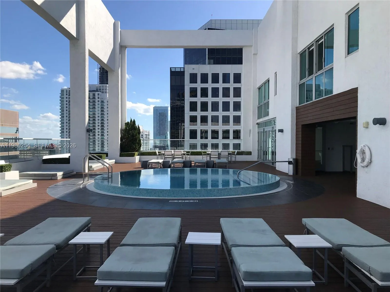 55 Se 6th St 3804, Miami, Florida 33131, Miami, Florida 33131, 1 Bedroom Bedrooms, ,1 BathroomBathrooms,Residential Lease,For Rent,55 Se 6th St 3804, Miami, Florida 33131,A11980254