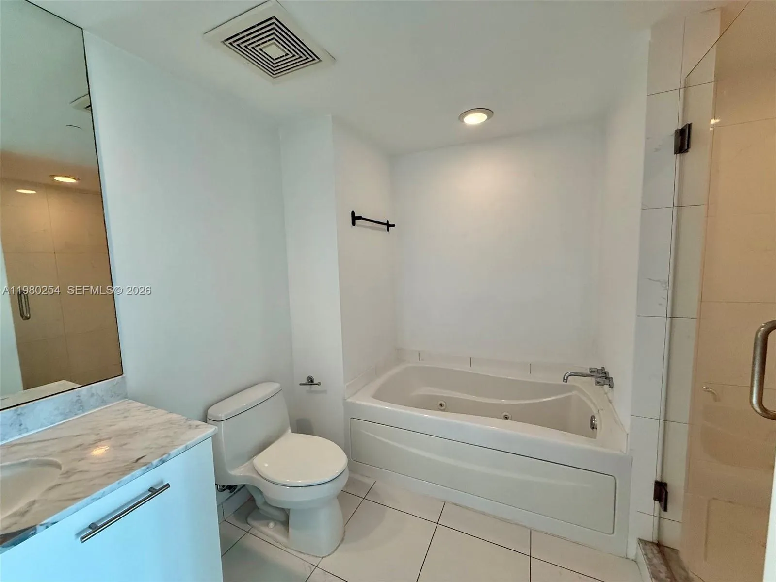 55 Se 6th St 3804, Miami, Florida 33131, Miami, Florida 33131, 1 Bedroom Bedrooms, ,1 BathroomBathrooms,Residential Lease,For Rent,55 Se 6th St 3804, Miami, Florida 33131,A11980254