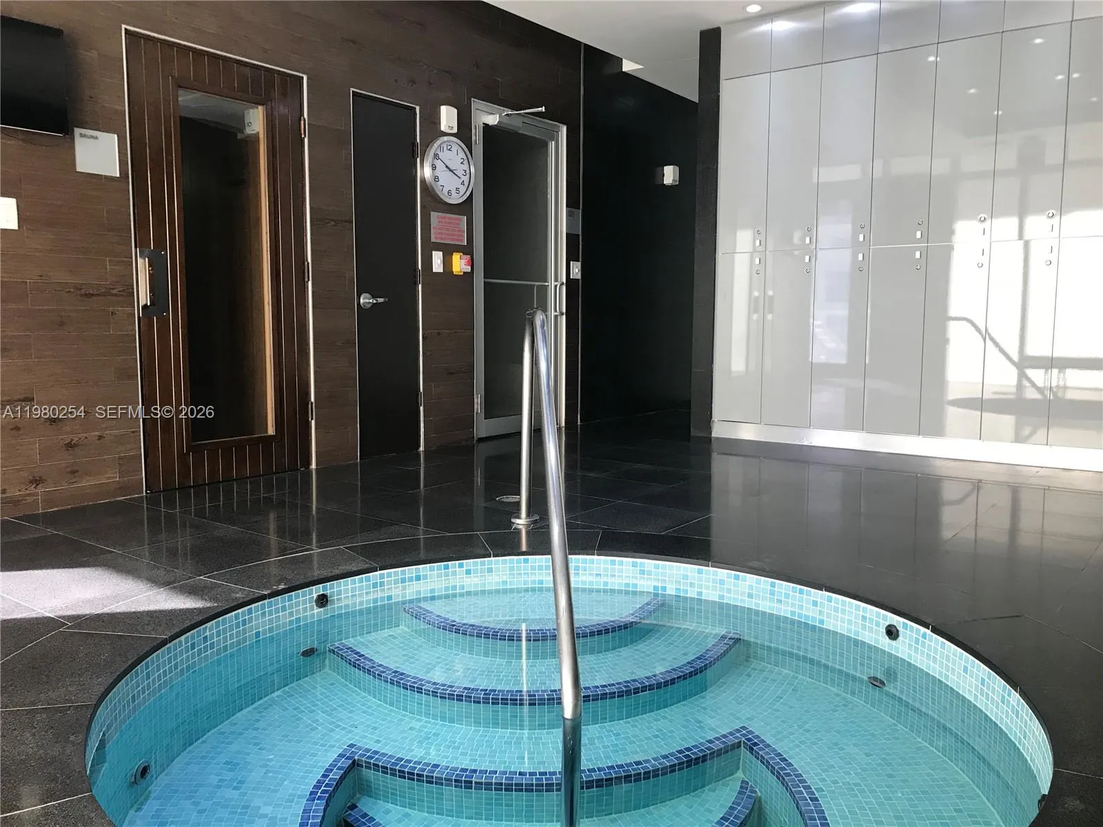 55 Se 6th St 3804, Miami, Florida 33131, Miami, Florida 33131, 1 Bedroom Bedrooms, ,1 BathroomBathrooms,Residential Lease,For Rent,55 Se 6th St 3804, Miami, Florida 33131,A11980254