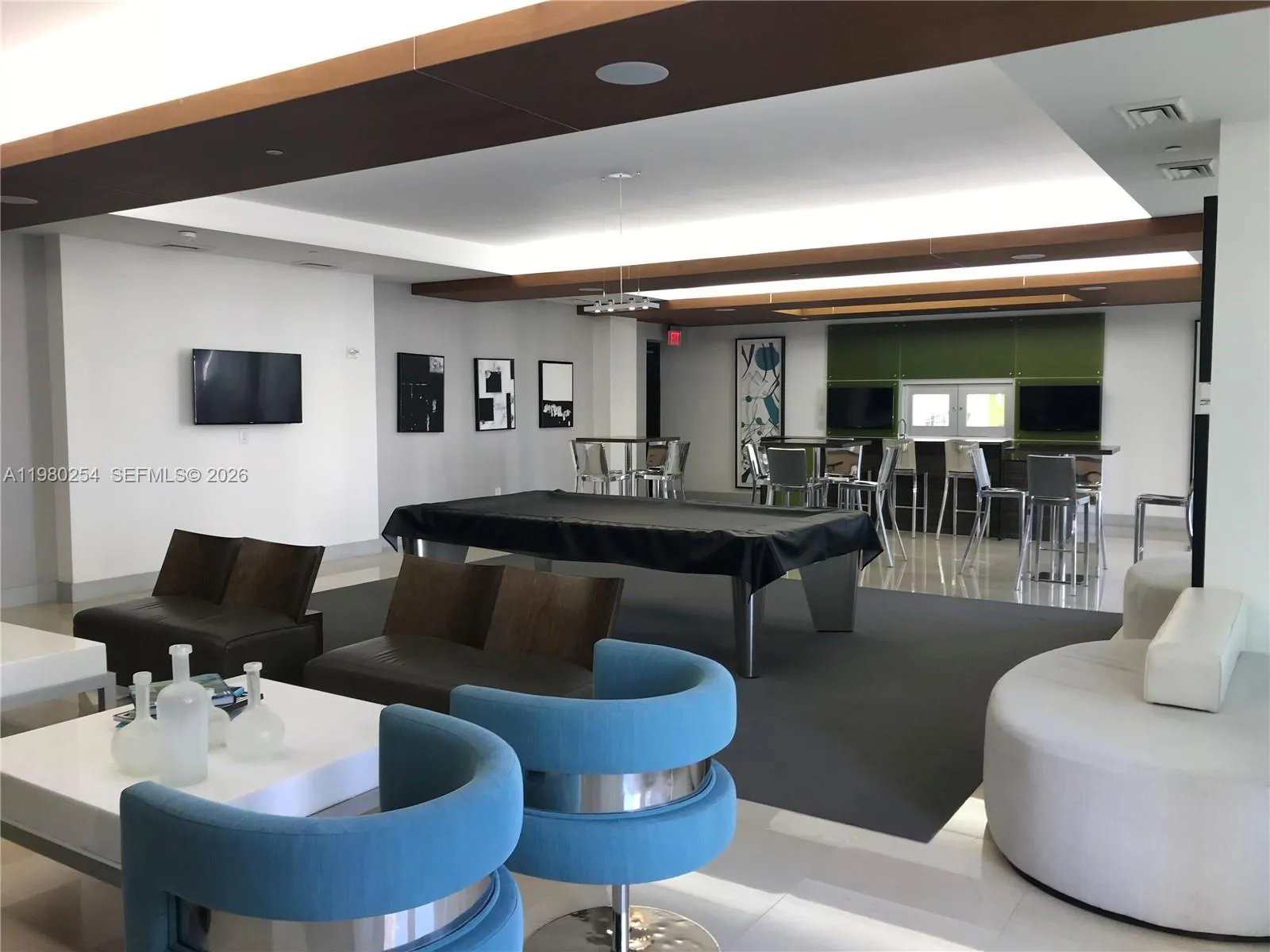 55 Se 6th St 3804, Miami, Florida 33131, Miami, Florida 33131, 1 Bedroom Bedrooms, ,1 BathroomBathrooms,Residential Lease,For Rent,55 Se 6th St 3804, Miami, Florida 33131,A11980254