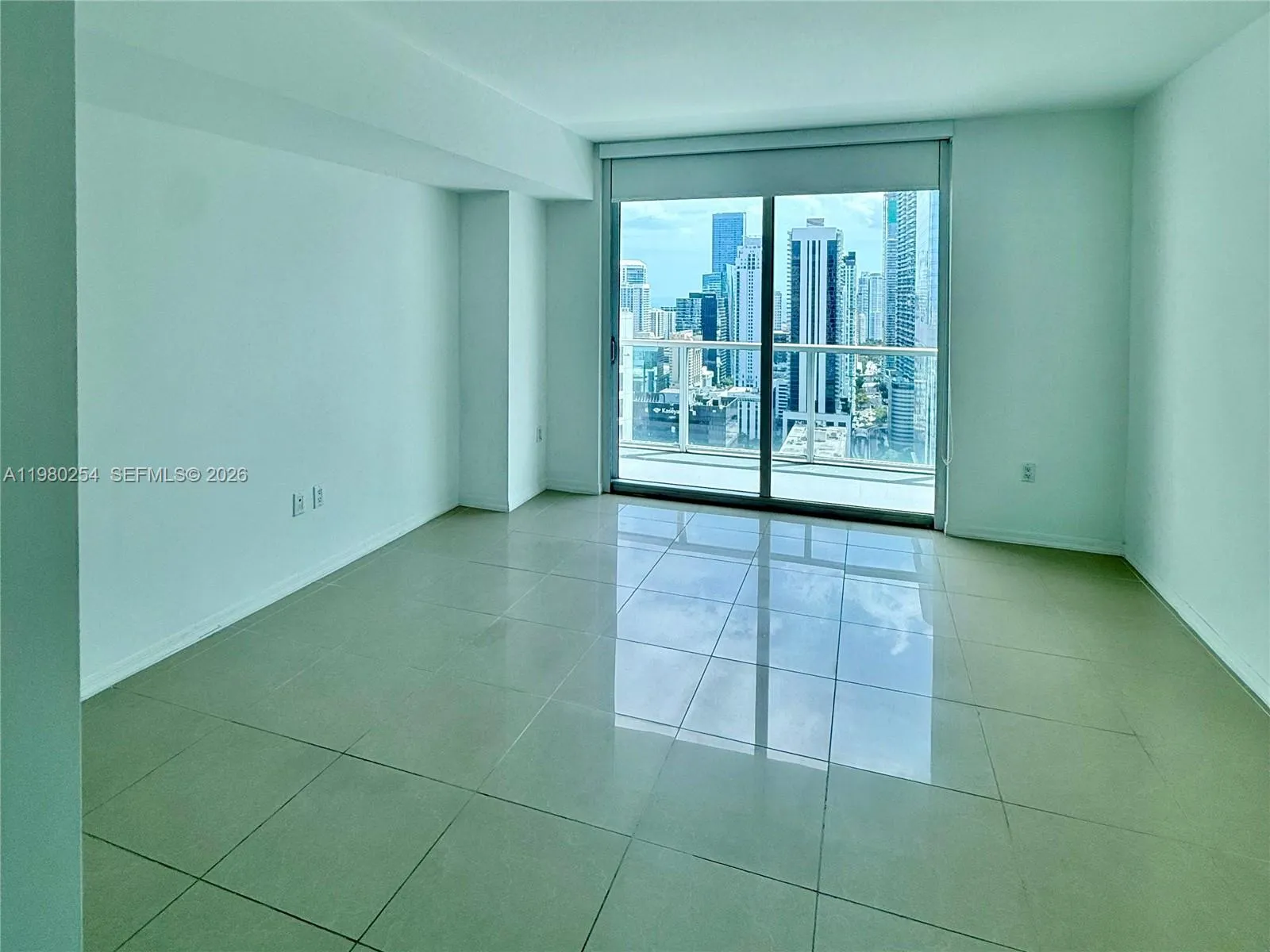 55 Se 6th St 3804, Miami, Florida 33131, Miami, Florida 33131, 1 Bedroom Bedrooms, ,1 BathroomBathrooms,Residential Lease,For Rent,55 Se 6th St 3804, Miami, Florida 33131,A11980254