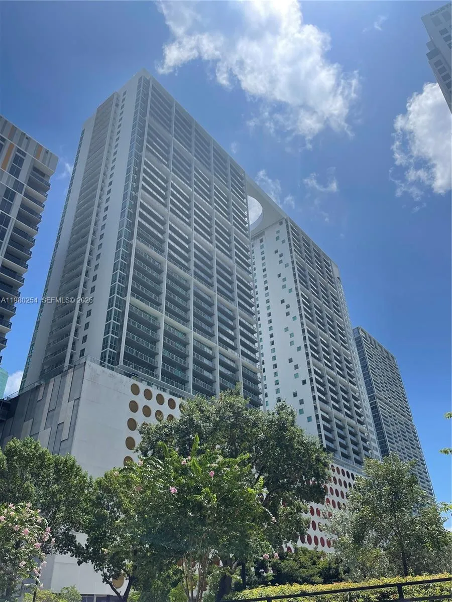 55 Se 6th St 3804, Miami, Florida 33131, Miami, Florida 33131, 1 Bedroom Bedrooms, ,1 BathroomBathrooms,Residential Lease,For Rent,55 Se 6th St 3804, Miami, Florida 33131,A11980254
