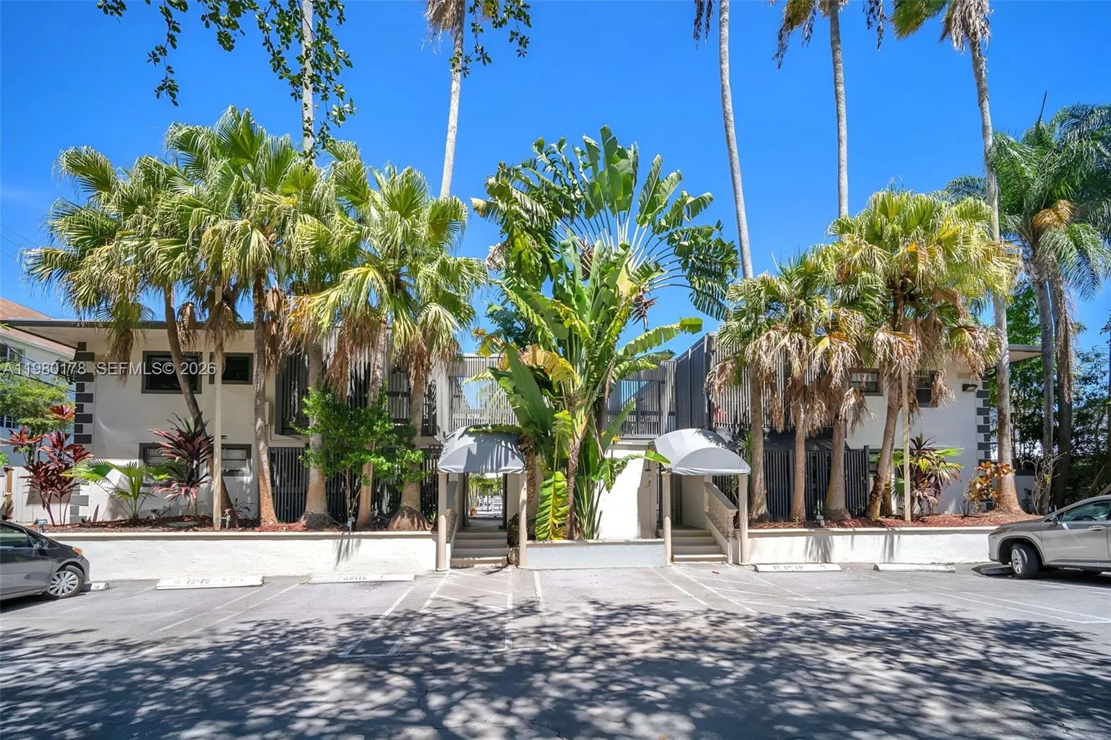 3265 Virginia St 9, Miami, Florida 33133, Miami, Florida 33133, 2 Bedrooms Bedrooms, ,2 BathroomsBathrooms,Residential Lease,For Rent,3265 Virginia St 9, Miami, Florida 33133,A11980178