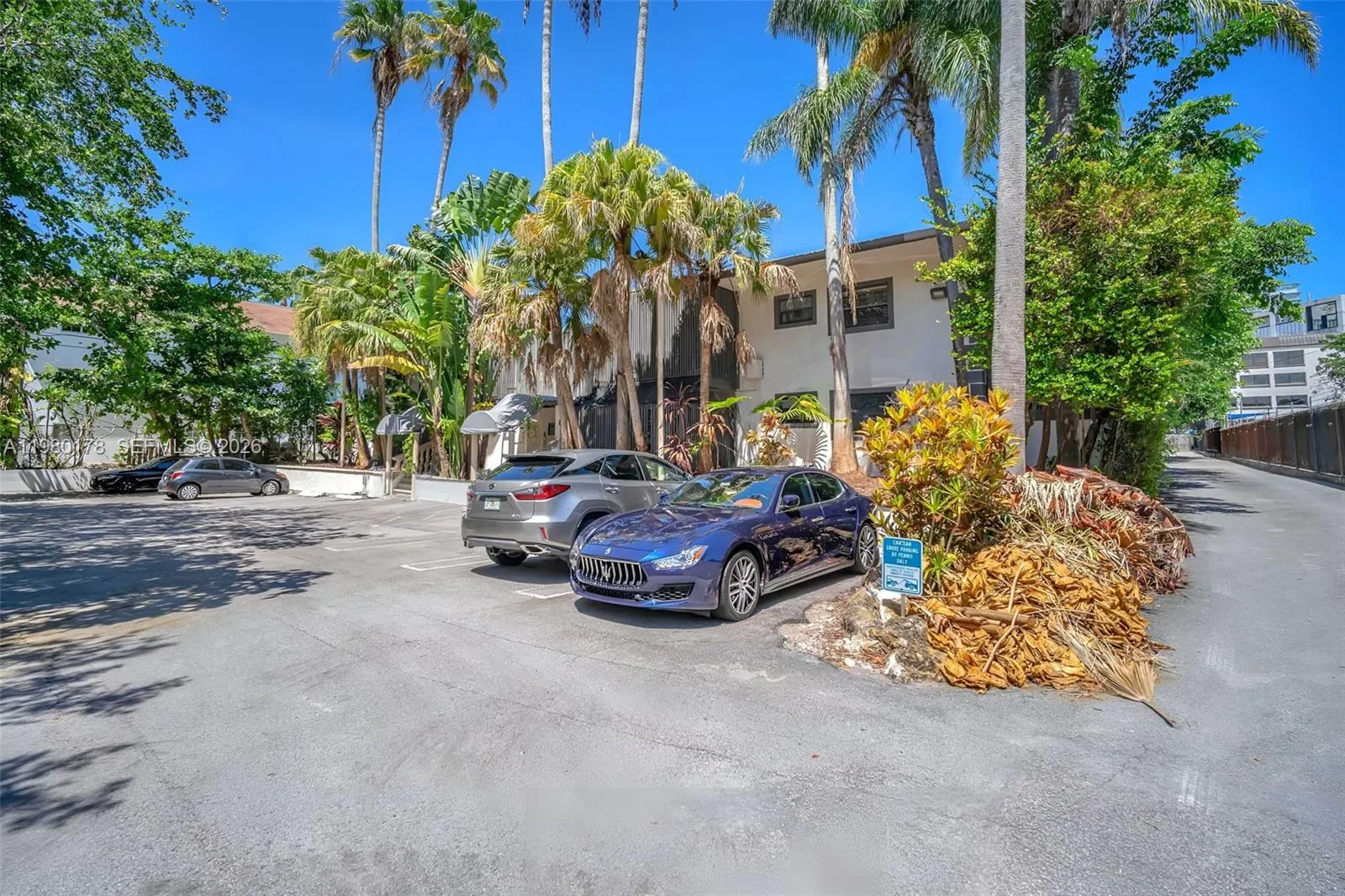 3265 Virginia St 9, Miami, Florida 33133, Miami, Florida 33133, 2 Bedrooms Bedrooms, ,2 BathroomsBathrooms,Residential Lease,For Rent,3265 Virginia St 9, Miami, Florida 33133,A11980178