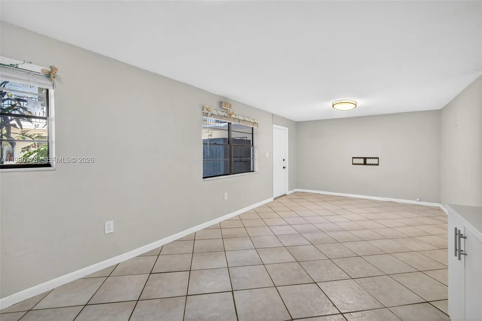 3265 Virginia St 9, Miami, Florida 33133, Miami, Florida 33133, 2 Bedrooms Bedrooms, ,2 BathroomsBathrooms,Residential Lease,For Rent,3265 Virginia St 9, Miami, Florida 33133,A11980178