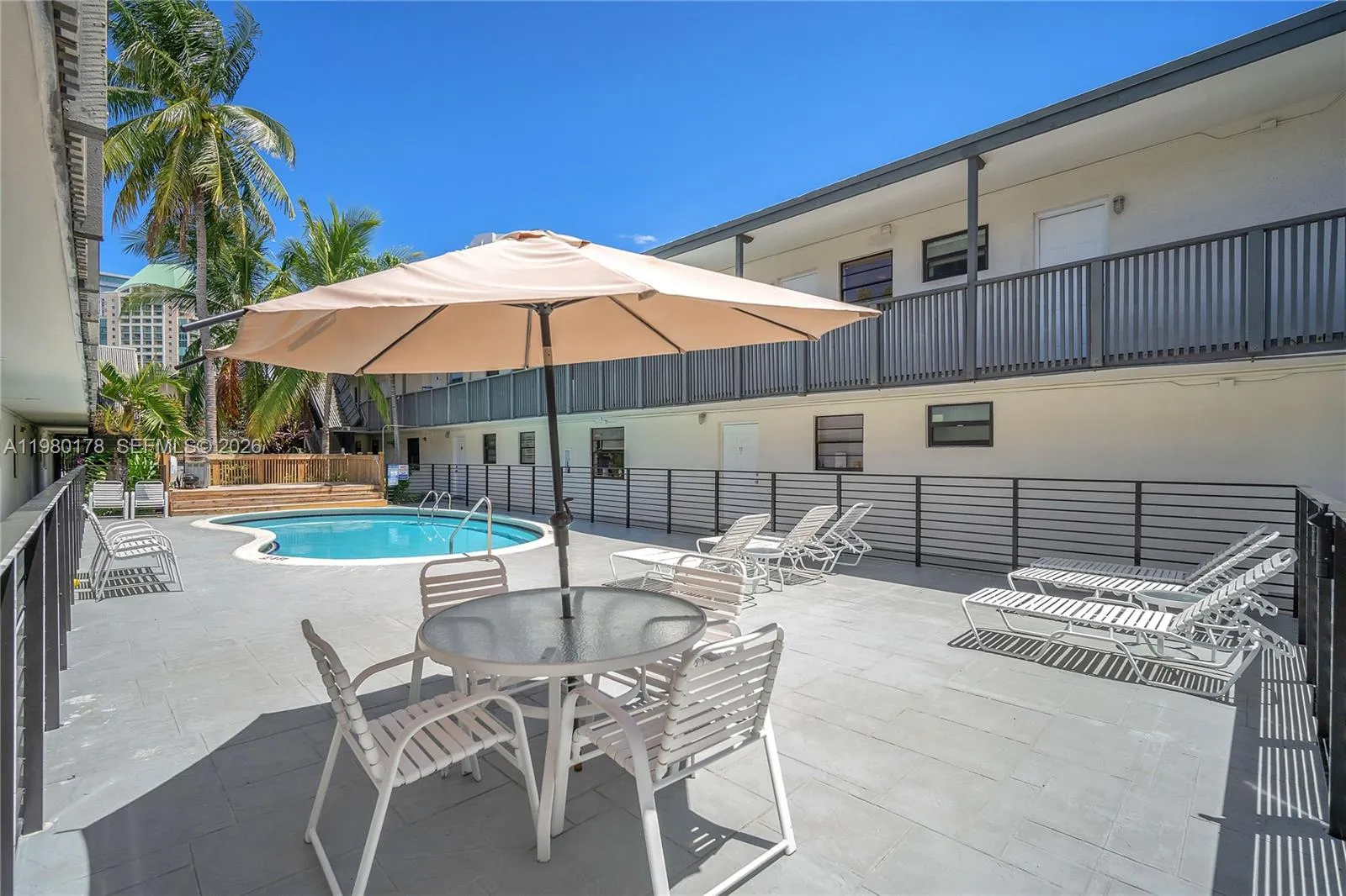 3265 Virginia St 9, Miami, Florida 33133, Miami, Florida 33133, 2 Bedrooms Bedrooms, ,2 BathroomsBathrooms,Residential Lease,For Rent,3265 Virginia St 9, Miami, Florida 33133,A11980178