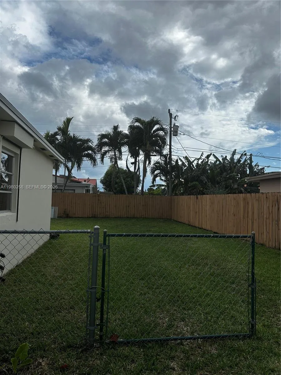 7540 Sw 37th St, Miami, Florida 33155, Miami, Florida 33155, 3 Bedrooms Bedrooms, ,2 BathroomsBathrooms,Residential,For Sale,7540 Sw 37th St, Miami, Florida 33155,A11980258