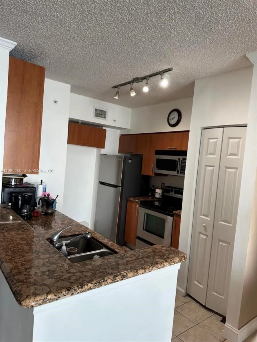 17100 N Bay Rd 1904, Sunny Isles Beach, Florida 33, Sunny Isles Beach, Florida 33160, 3 Bedrooms Bedrooms, ,2 BathroomsBathrooms,Residential,For Sale,17100 N Bay Rd 1904, Sunny Isles Beach, Florida 33,A11980266