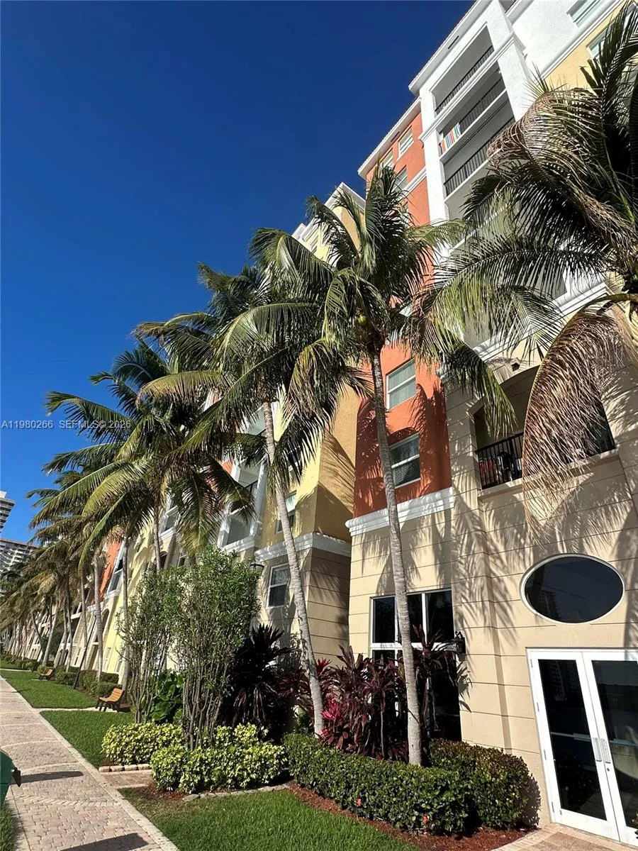 17100 N Bay Rd 1904, Sunny Isles Beach, Florida 33, Sunny Isles Beach, Florida 33160, 3 Bedrooms Bedrooms, ,2 BathroomsBathrooms,Residential,For Sale,17100 N Bay Rd 1904, Sunny Isles Beach, Florida 33,A11980266