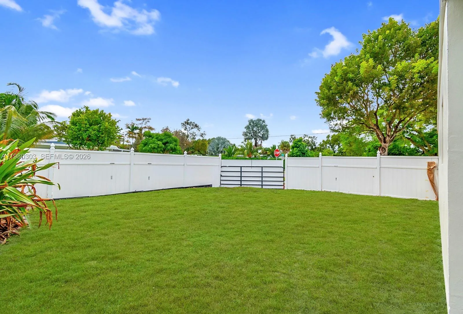 3137 Sw 15th St, Fort Lauderdale, Florida 33312, Fort Lauderdale, Florida 33312, 3 Bedrooms Bedrooms, ,2 BathroomsBathrooms,Residential Lease,For Rent,3137 Sw 15th St, Fort Lauderdale, Florida 33312,A11980303