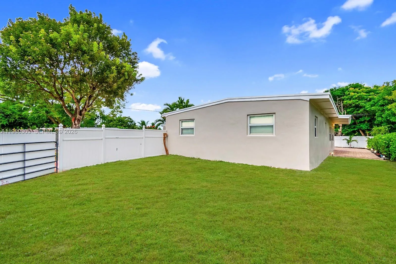 3137 Sw 15th St, Fort Lauderdale, Florida 33312, Fort Lauderdale, Florida 33312, 3 Bedrooms Bedrooms, ,2 BathroomsBathrooms,Residential Lease,For Rent,3137 Sw 15th St, Fort Lauderdale, Florida 33312,A11980303