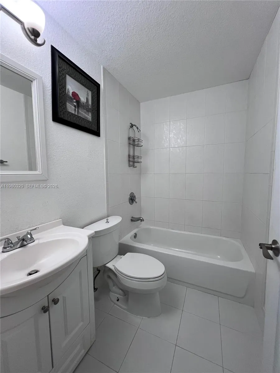6950 Nw 174th Ter 602, Hialeah, Florida 33015, Hialeah, Florida 33015, 3 Bedrooms Bedrooms, ,2 BathroomsBathrooms,Residential Lease,For Rent,6950 Nw 174th Ter 602, Hialeah, Florida 33015,A11980320