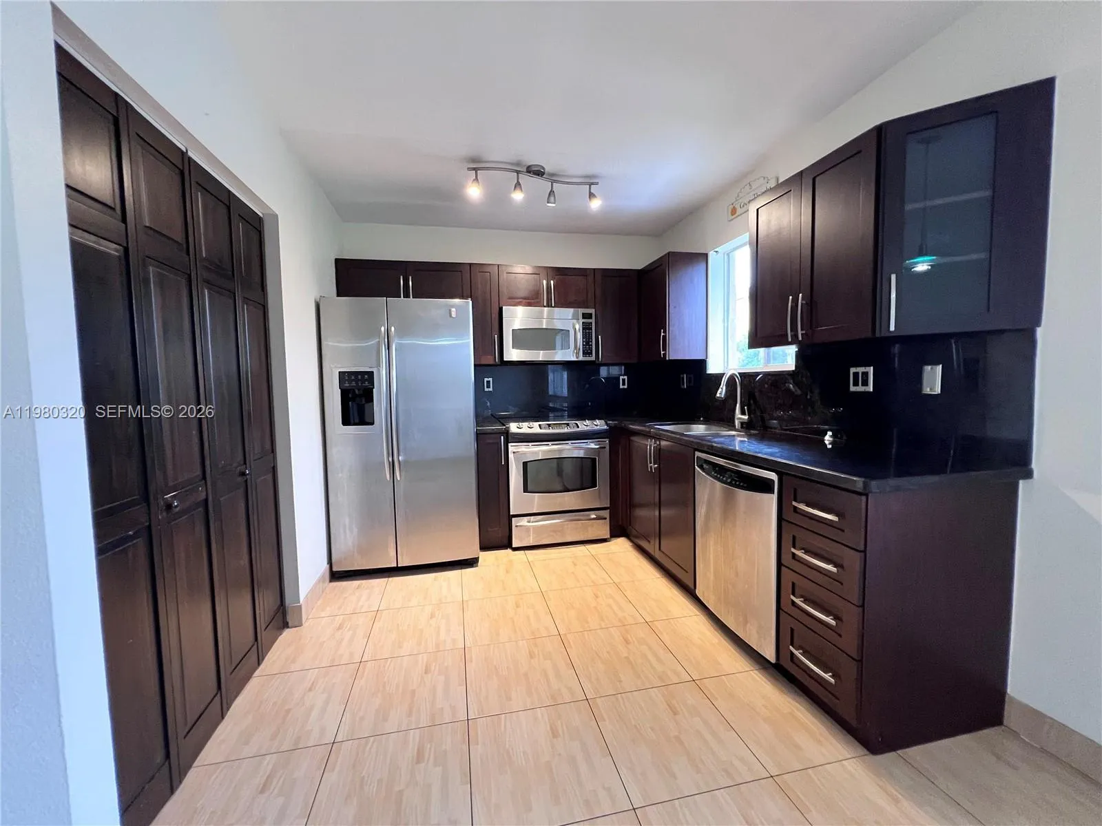 6950 Nw 174th Ter 602, Hialeah, Florida 33015, Hialeah, Florida 33015, 3 Bedrooms Bedrooms, ,2 BathroomsBathrooms,Residential Lease,For Rent,6950 Nw 174th Ter 602, Hialeah, Florida 33015,A11980320