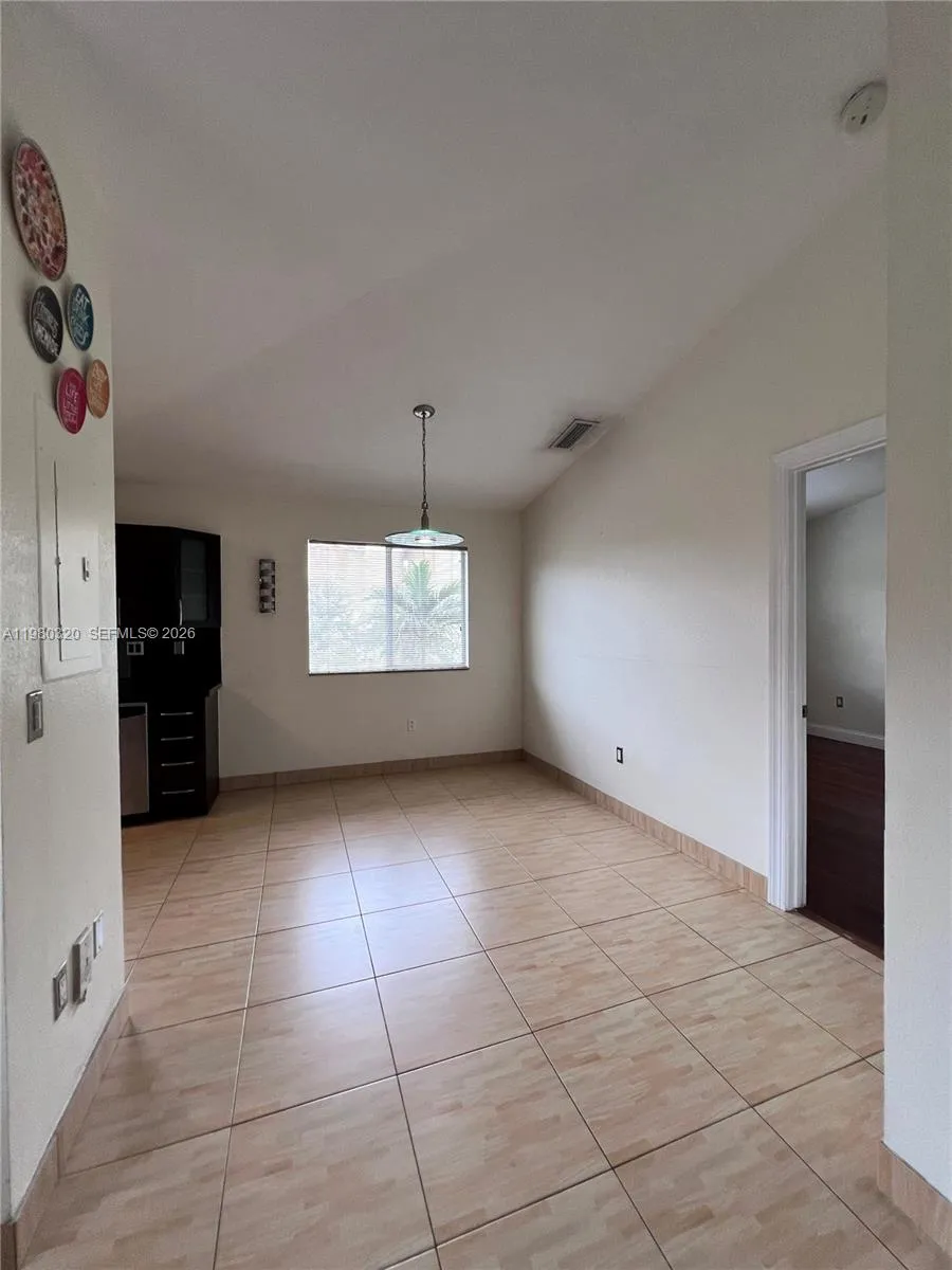 6950 Nw 174th Ter 602, Hialeah, Florida 33015, Hialeah, Florida 33015, 3 Bedrooms Bedrooms, ,2 BathroomsBathrooms,Residential Lease,For Rent,6950 Nw 174th Ter 602, Hialeah, Florida 33015,A11980320