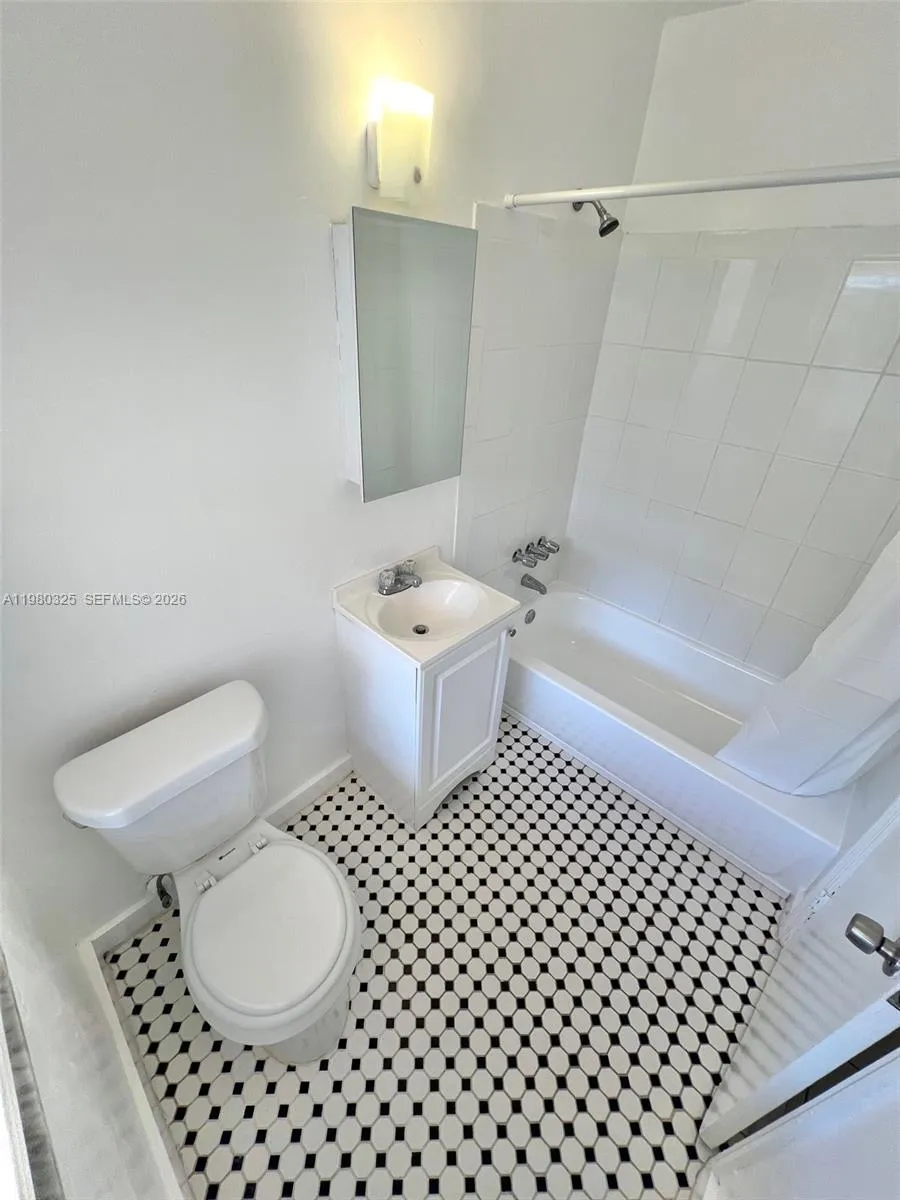 710 Ne 85th St 14, Miami, Florida 33138, Miami, Florida 33138, ,1 BathroomBathrooms,Residential Lease,For Rent,710 Ne 85th St 14, Miami, Florida 33138,A11980325