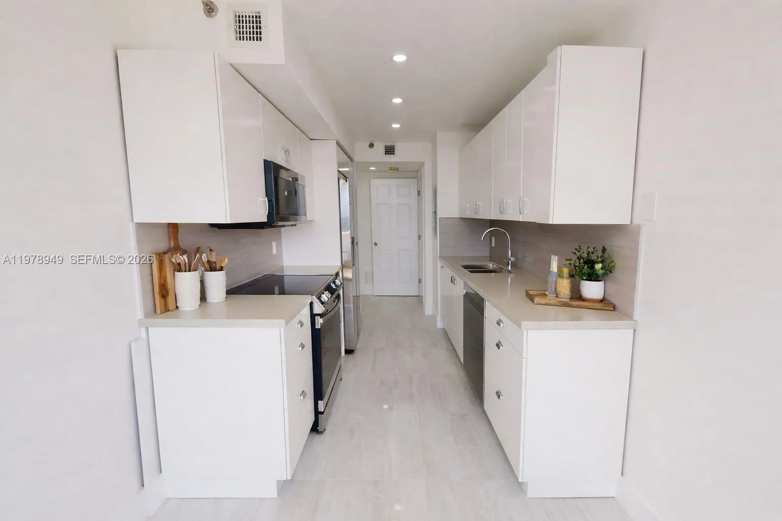 1000 W Island Blvd 1812, Aventura, Florida 33160, Aventura, Florida 33160, 2 Bedrooms Bedrooms, ,2 BathroomsBathrooms,Residential,For Sale,1000 W Island Blvd 1812, Aventura, Florida 33160,A11978949