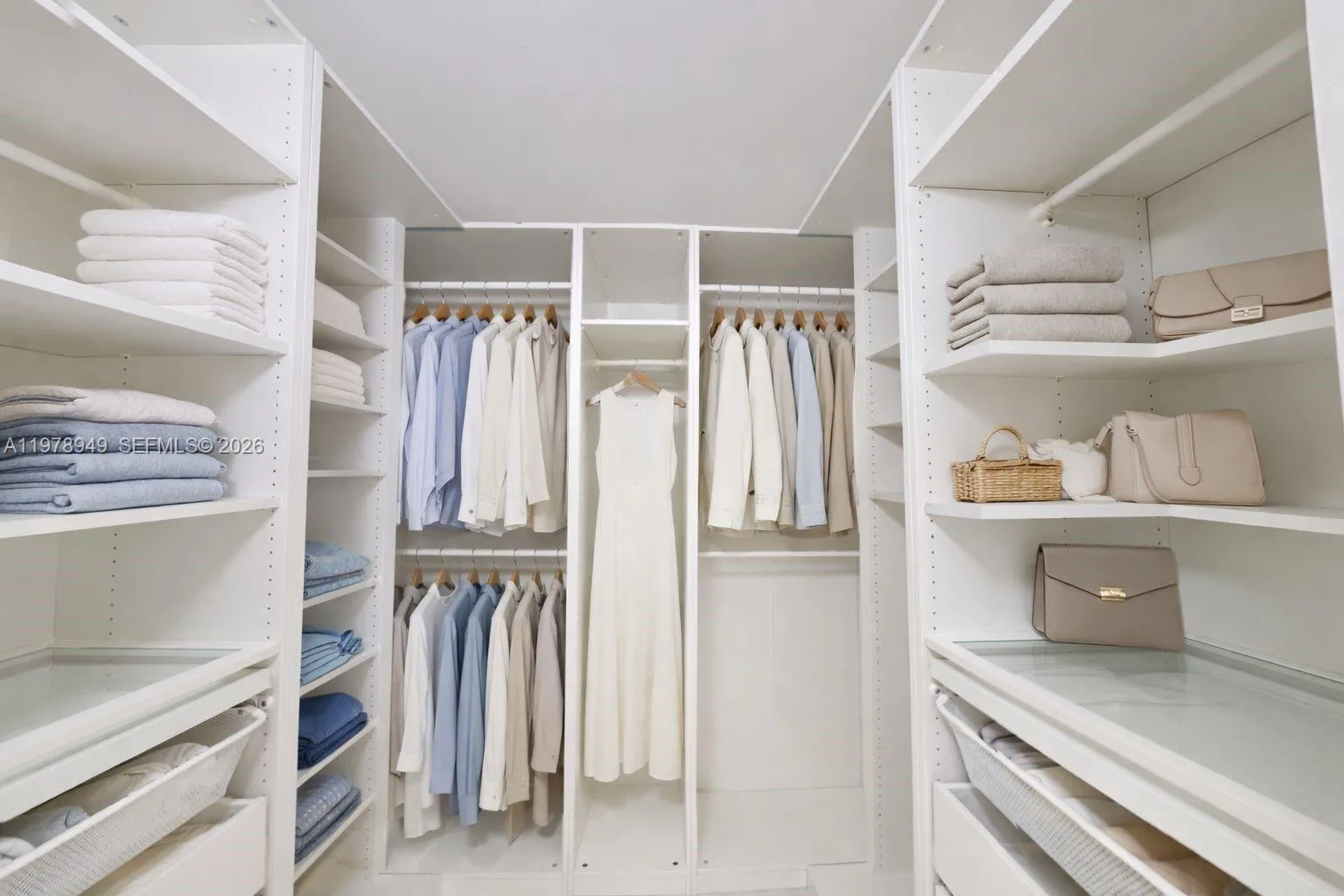 1000 W Island Blvd 1812, Aventura, Florida 33160, Aventura, Florida 33160, 2 Bedrooms Bedrooms, ,2 BathroomsBathrooms,Residential,For Sale,1000 W Island Blvd 1812, Aventura, Florida 33160,A11978949