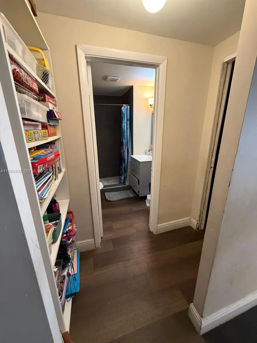 5290 Sw 22nd Ter, Dania Beach, Florida 33312, Dania Beach, Florida 33312, 4 Bedrooms Bedrooms, ,2 BathroomsBathrooms,Residential,For Sale,5290 Sw 22nd Ter, Dania Beach, Florida 33312,A11980302