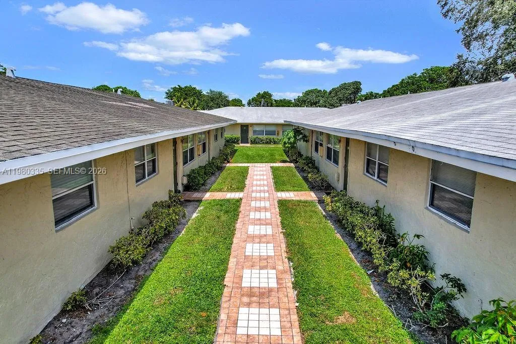 6953 Sw 5th St, Margate, Florida 33068, Margate, Florida 33068, 2 Bedrooms Bedrooms, ,1 BathroomBathrooms,Residential Lease,For Rent,6953 Sw 5th St, Margate, Florida 33068,A11980335