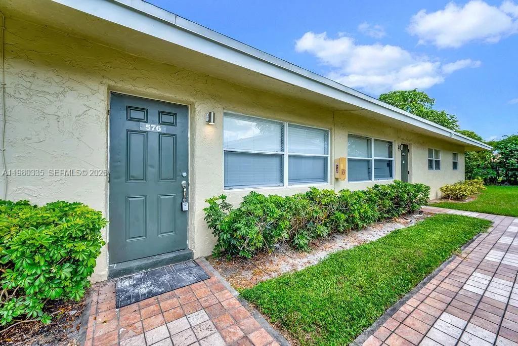 6953 Sw 5th St, Margate, Florida 33068, Margate, Florida 33068, 2 Bedrooms Bedrooms, ,1 BathroomBathrooms,Residential Lease,For Rent,6953 Sw 5th St, Margate, Florida 33068,A11980335