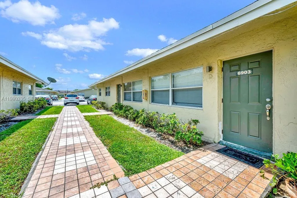 6953 Sw 5th St, Margate, Florida 33068, Margate, Florida 33068, 2 Bedrooms Bedrooms, ,1 BathroomBathrooms,Residential Lease,For Rent,6953 Sw 5th St, Margate, Florida 33068,A11980335