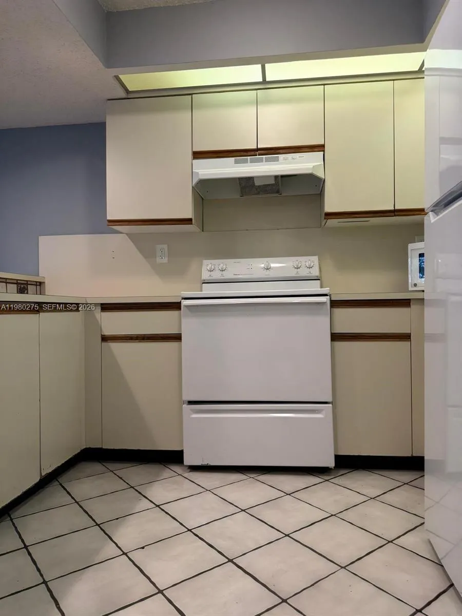 8810 Sw 132nd Pl 307dn, Miami, Florida 33186, Miami, Florida 33186, 1 Bedroom Bedrooms, ,1 BathroomBathrooms,Residential Lease,For Rent,8810 Sw 132nd Pl 307dn, Miami, Florida 33186,A11980275