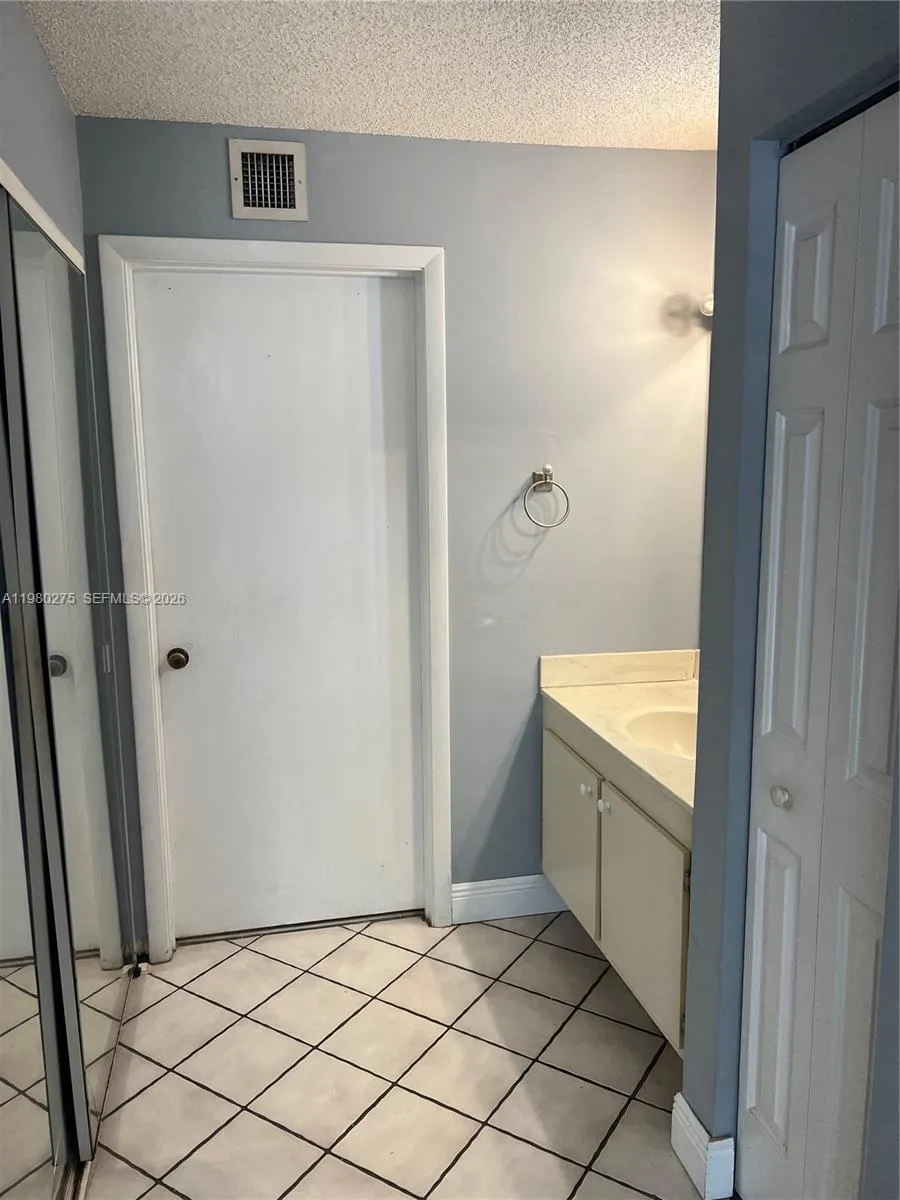 8810 Sw 132nd Pl 307dn, Miami, Florida 33186, Miami, Florida 33186, 1 Bedroom Bedrooms, ,1 BathroomBathrooms,Residential Lease,For Rent,8810 Sw 132nd Pl 307dn, Miami, Florida 33186,A11980275