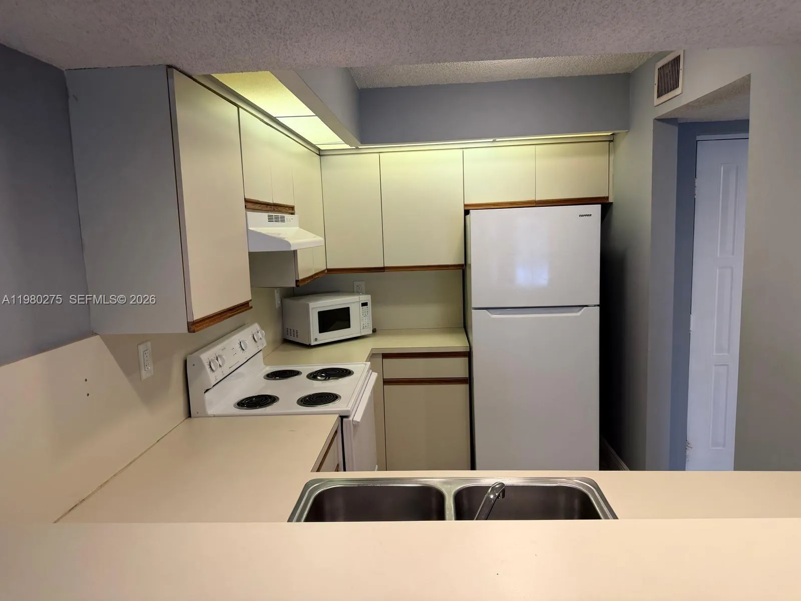 8810 Sw 132nd Pl 307dn, Miami, Florida 33186, Miami, Florida 33186, 1 Bedroom Bedrooms, ,1 BathroomBathrooms,Residential Lease,For Rent,8810 Sw 132nd Pl 307dn, Miami, Florida 33186,A11980275