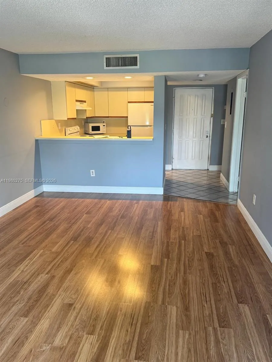 8810 Sw 132nd Pl 307dn, Miami, Florida 33186, Miami, Florida 33186, 1 Bedroom Bedrooms, ,1 BathroomBathrooms,Residential Lease,For Rent,8810 Sw 132nd Pl 307dn, Miami, Florida 33186,A11980275