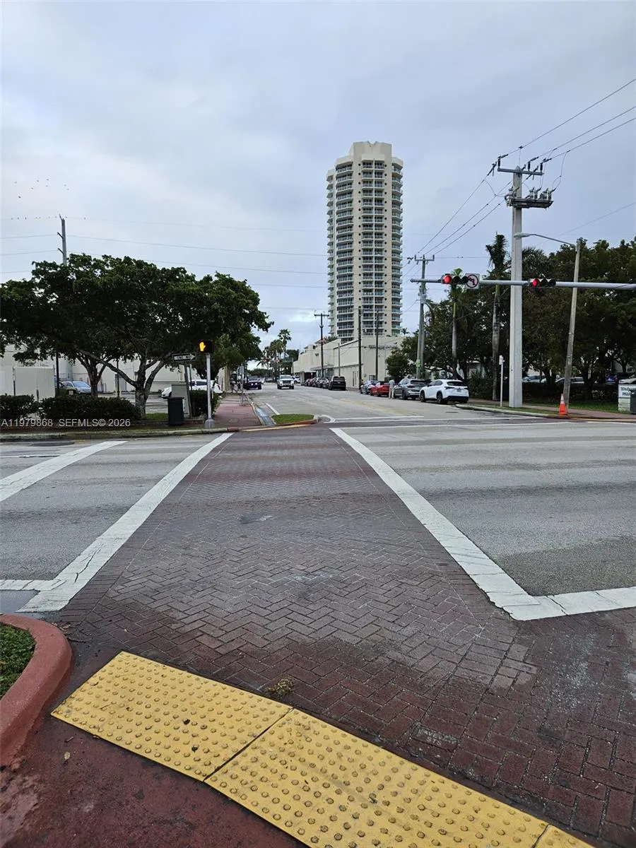 7400 Harding Ave 22, Miami Beach, Florida 33141, Miami Beach, Florida 33141, 1 Bedroom Bedrooms, ,1 BathroomBathrooms,Residential Lease,For Rent,7400 Harding Ave 22, Miami Beach, Florida 33141,A11979868