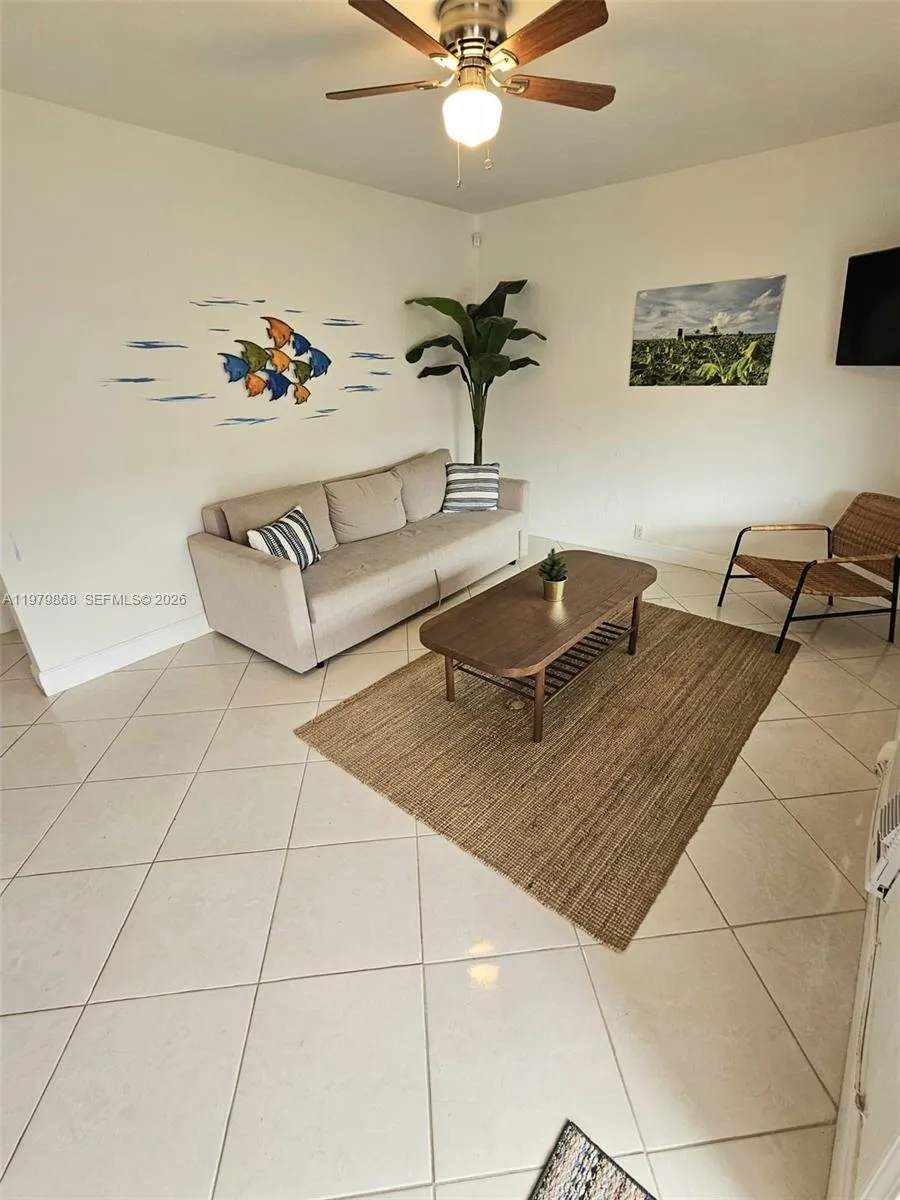 7400 Harding Ave 22, Miami Beach, Florida 33141, Miami Beach, Florida 33141, 1 Bedroom Bedrooms, ,1 BathroomBathrooms,Residential Lease,For Rent,7400 Harding Ave 22, Miami Beach, Florida 33141,A11979868