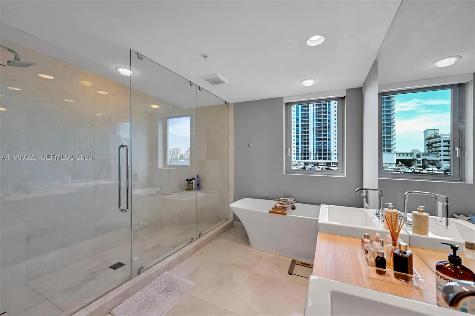 17111 Biscayne Blvd 207, North Miami Beach, Florid, North Miami Beach, Florida 33160, 2 Bedrooms Bedrooms, ,2 BathroomsBathrooms,Residential Lease,For Rent,17111 Biscayne Blvd 207, North Miami Beach, Florid,A11980323