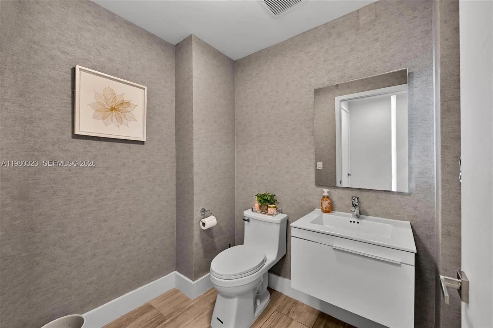 17111 Biscayne Blvd 207, North Miami Beach, Florid, North Miami Beach, Florida 33160, 2 Bedrooms Bedrooms, ,2 BathroomsBathrooms,Residential Lease,For Rent,17111 Biscayne Blvd 207, North Miami Beach, Florid,A11980323