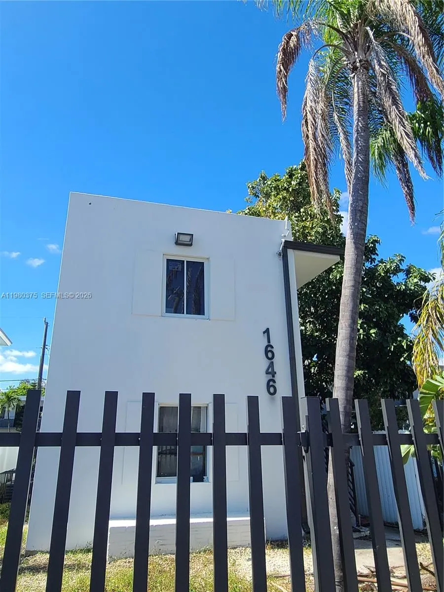 1646 Nw 1st Pl 1, Miami, Florida 33136, Miami, Florida 33136, 1 Bedroom Bedrooms, ,1 BathroomBathrooms,Residential Lease,For Rent,1646 Nw 1st Pl 1, Miami, Florida 33136,A11980375