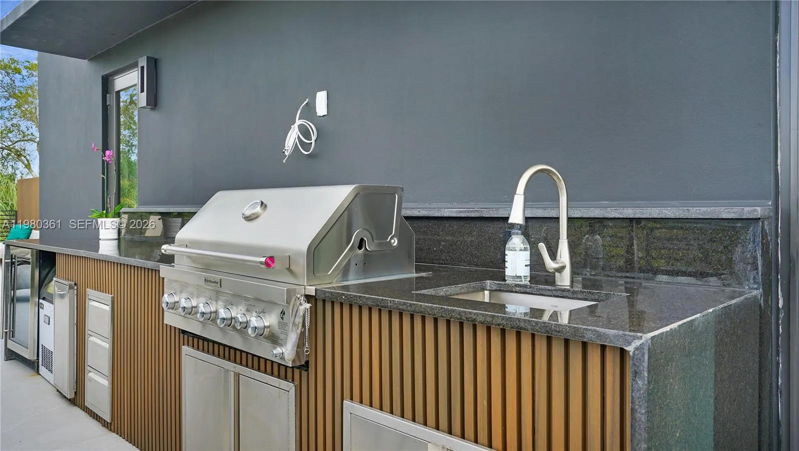 3075 Mary St, Miami, Florida 33133, Miami, Florida 33133, 4 Bedrooms Bedrooms, ,4 BathroomsBathrooms,Residential Lease,For Rent,3075 Mary St, Miami, Florida 33133,A11980361