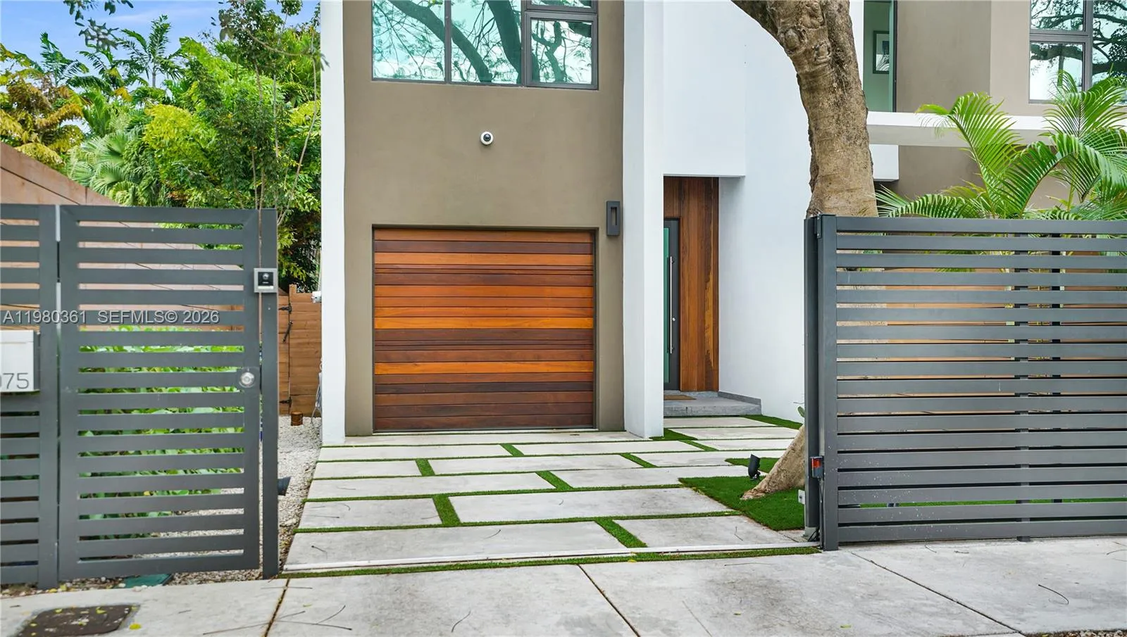 3075 Mary St, Miami, Florida 33133, Miami, Florida 33133, 4 Bedrooms Bedrooms, ,4 BathroomsBathrooms,Residential Lease,For Rent,3075 Mary St, Miami, Florida 33133,A11980361