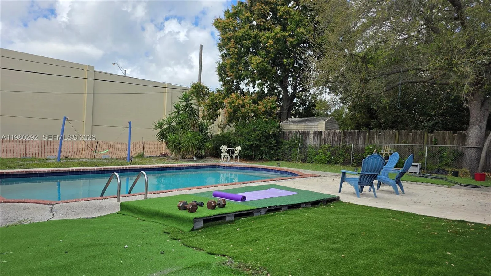 Access from Dining to Patio & Utiliy-Laundry room