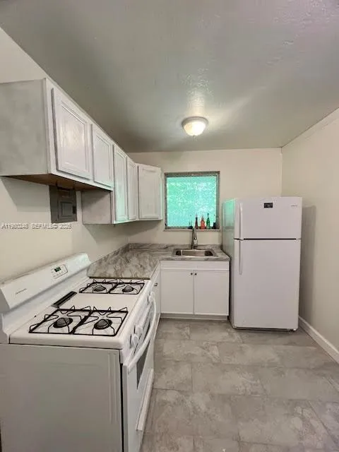 13797 Highland Dr 4, North Miami Beach, Florida 33, North Miami Beach, Florida 33181, 1 Bedroom Bedrooms, ,1 BathroomBathrooms,Residential Lease,For Rent,13797 Highland Dr 4, North Miami Beach, Florida 33,A11980248