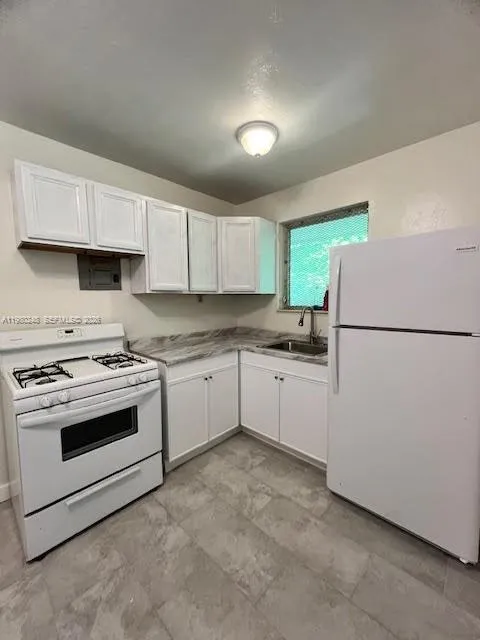 13797 Highland Dr 4, North Miami Beach, Florida 33, North Miami Beach, Florida 33181, 1 Bedroom Bedrooms, ,1 BathroomBathrooms,Residential Lease,For Rent,13797 Highland Dr 4, North Miami Beach, Florida 33,A11980248