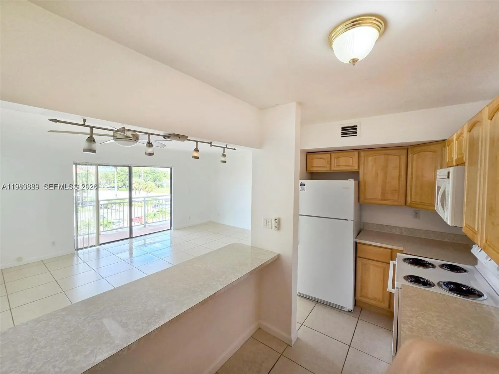 505 S Pine Island Rd 401b, Plantation, Florida 333, Plantation, Florida 33324, 1 Bedroom Bedrooms, ,1 BathroomBathrooms,Residential Lease,For Rent,505 S Pine Island Rd 401b, Plantation, Florida 333,A11980389