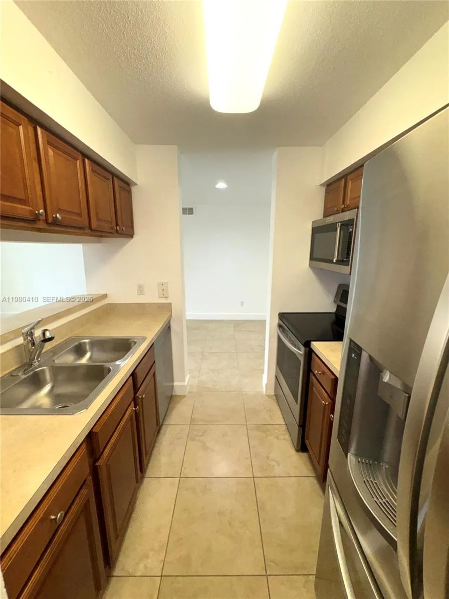 733 Riverside Dr 1216, Coral Springs, Florida 3307, Coral Springs, Florida 33071, 1 Bedroom Bedrooms, ,1 BathroomBathrooms,Residential Lease,For Rent,733 Riverside Dr 1216, Coral Springs, Florida 3307,A11980410
