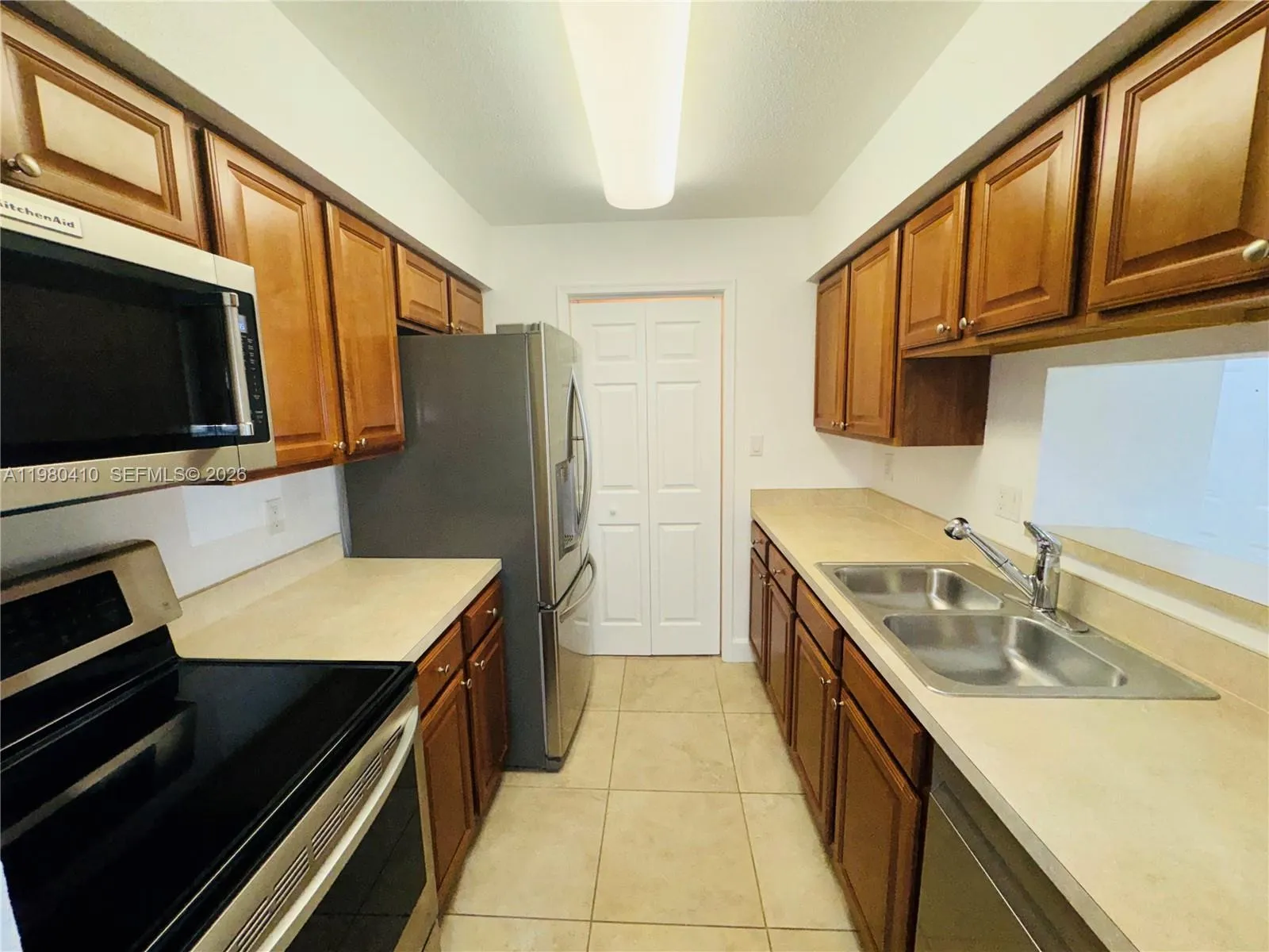 733 Riverside Dr 1216, Coral Springs, Florida 3307, Coral Springs, Florida 33071, 1 Bedroom Bedrooms, ,1 BathroomBathrooms,Residential Lease,For Rent,733 Riverside Dr 1216, Coral Springs, Florida 3307,A11980410