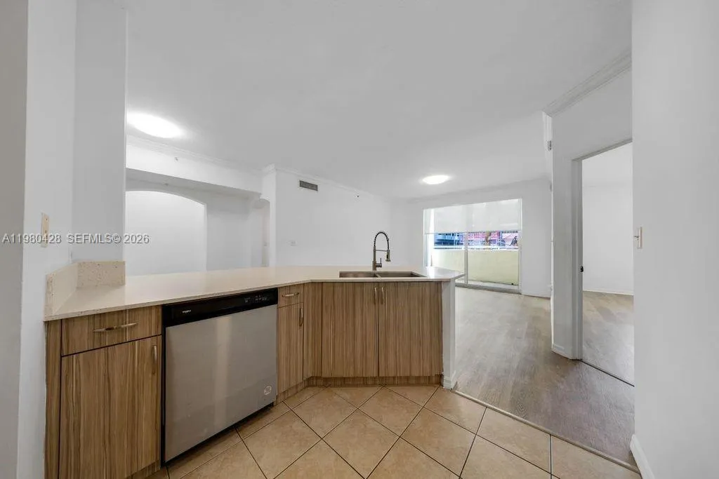 9172 Collins Ave 212, Surfside, Florida 33154, Surfside, Florida 33154, 2 Bedrooms Bedrooms, ,2 BathroomsBathrooms,Residential Lease,For Rent,9172 Collins Ave 212, Surfside, Florida 33154,A11980428