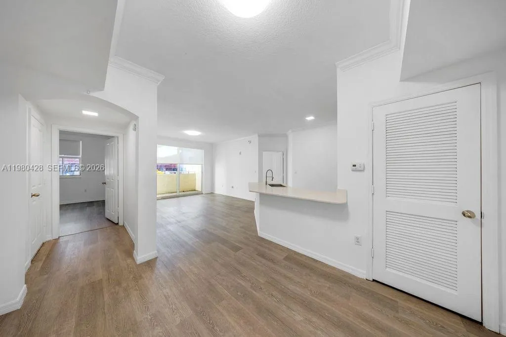 9172 Collins Ave 212, Surfside, Florida 33154, Surfside, Florida 33154, 2 Bedrooms Bedrooms, ,2 BathroomsBathrooms,Residential Lease,For Rent,9172 Collins Ave 212, Surfside, Florida 33154,A11980428